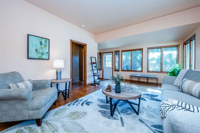 201 Sycamore Street, Three Oaks, MI 49128