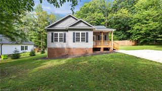 604 E Oakwood Street, Mebane, NC 27302