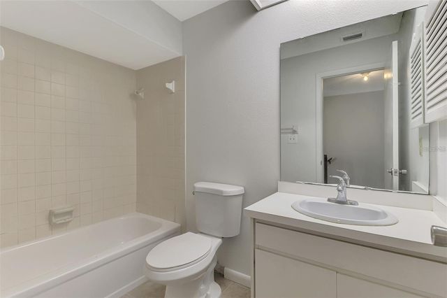 935 SUNRIDGE WAY B4, Sarasota, FL 34234