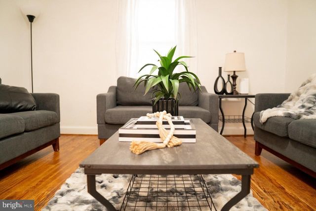 1037 16TH ST S, Arlington, VA 22202