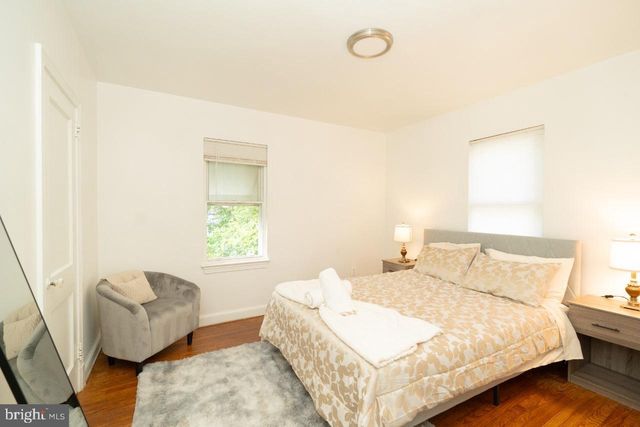 1037 16TH ST S, Arlington, VA 22202