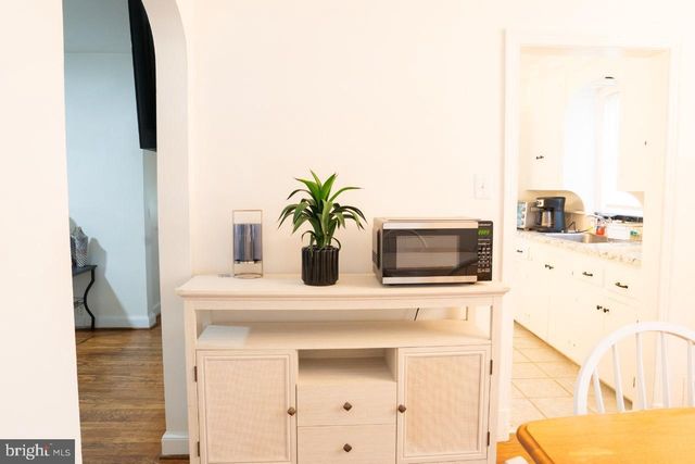 1037 16TH ST S, Arlington, VA 22202