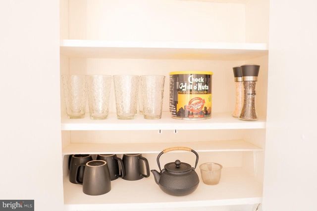 1037 16TH ST S, Arlington, VA 22202