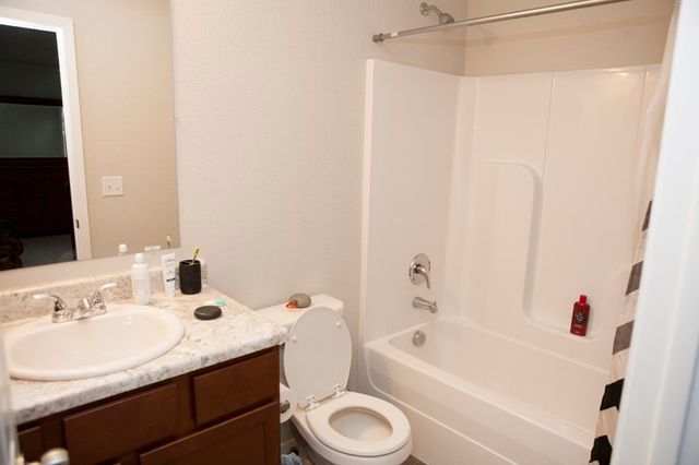 5110 Claxton Circle, Fayetteville, AR 72704