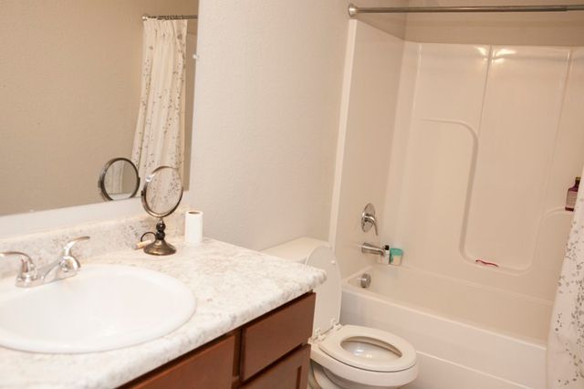 5110 Claxton Circle, Fayetteville, AR 72704