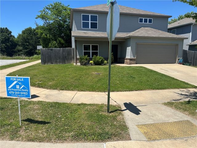 5110 Claxton Circle, Fayetteville, AR 72704
