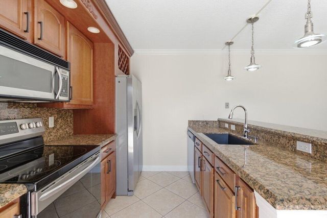 5701 57th Way, West Palm Beach, FL 33409