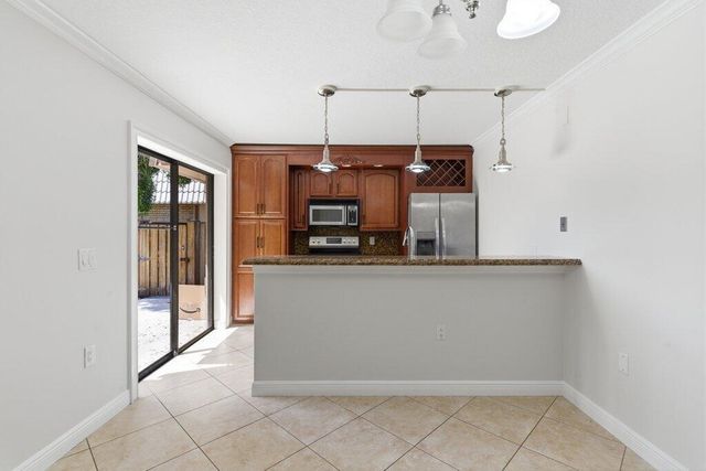 5701 57th Way, West Palm Beach, FL 33409