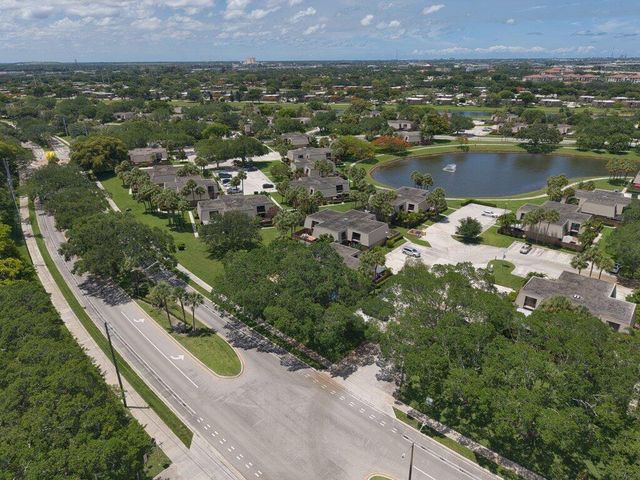 5701 57th Way, West Palm Beach, FL 33409