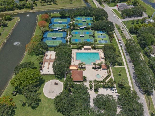 5701 57th Way, West Palm Beach, FL 33409
