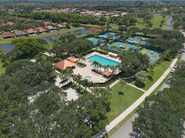 5701 57th Way, West Palm Beach, FL 33409