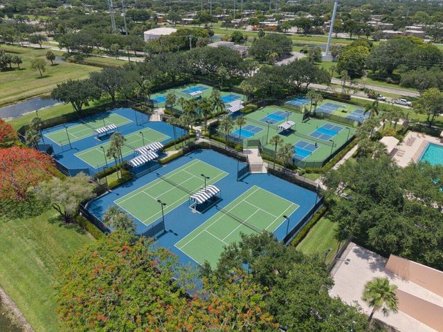 5701 57th Way, West Palm Beach, FL 33409