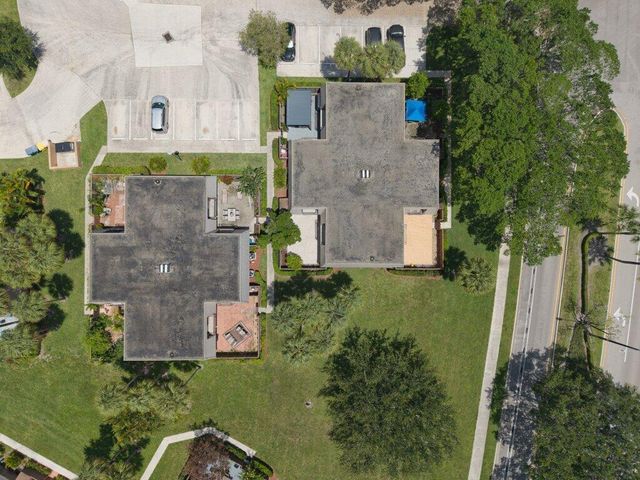 5701 57th Way, West Palm Beach, FL 33409