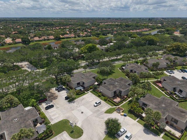 5701 57th Way, West Palm Beach, FL 33409