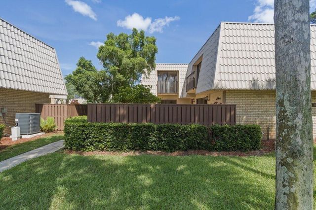 5701 57th Way, West Palm Beach, FL 33409