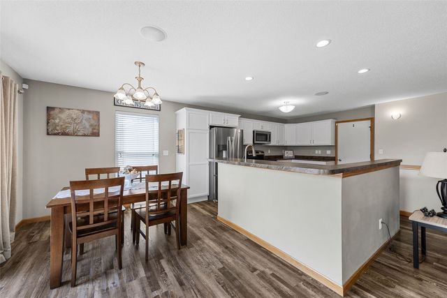 8634 Harrington Drive NE, Cedar Rapids, IA 52402