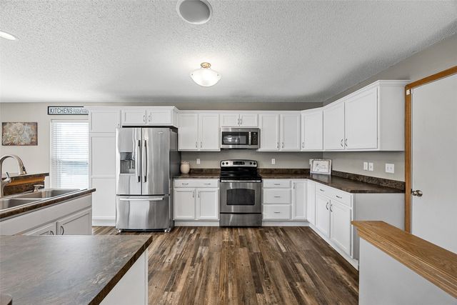 8634 Harrington Drive NE, Cedar Rapids, IA 52402