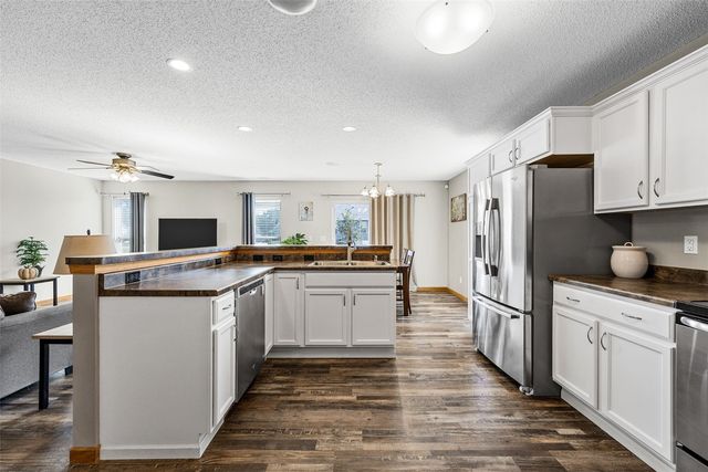 8634 Harrington Drive NE, Cedar Rapids, IA 52402