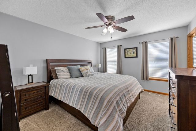 8634 Harrington Drive NE, Cedar Rapids, IA 52402