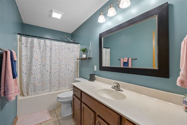 8634 Harrington Drive NE, Cedar Rapids, IA 52402