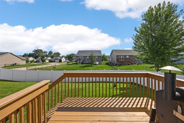 8634 Harrington Drive NE, Cedar Rapids, IA 52402