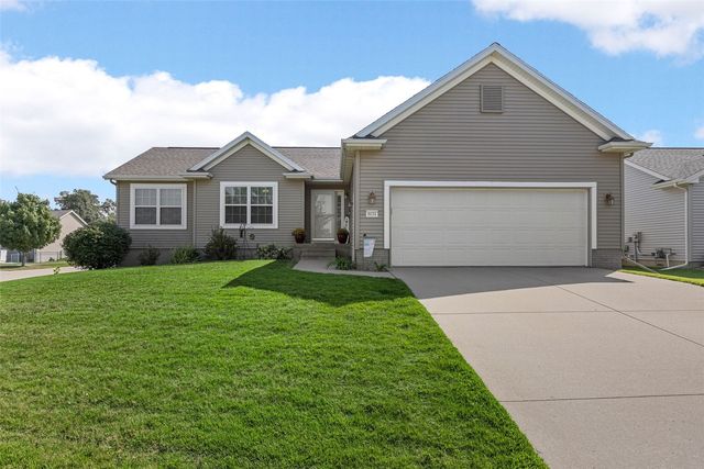 8634 Harrington Drive NE, Cedar Rapids, IA 52402