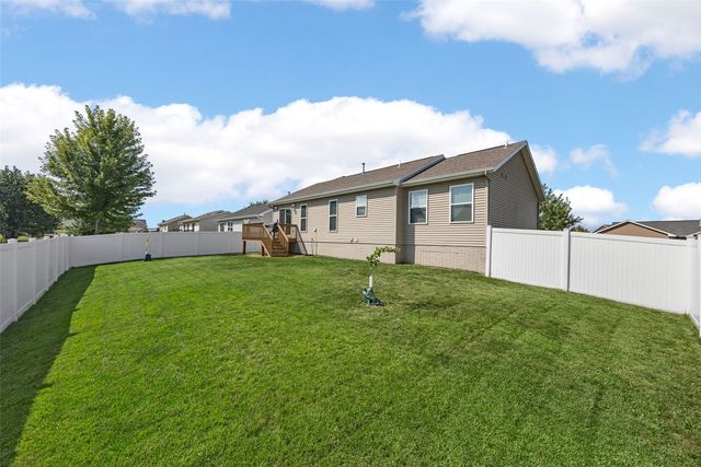 8634 Harrington Drive NE, Cedar Rapids, IA 52402