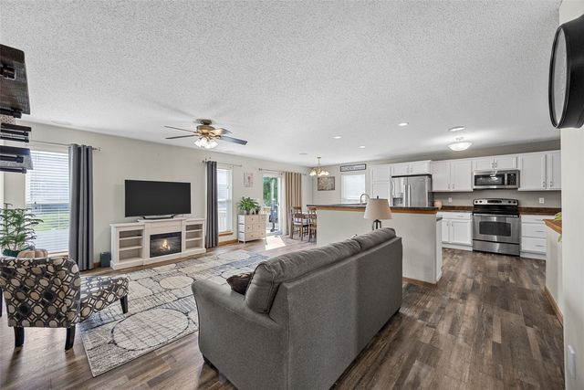 8634 Harrington Drive NE, Cedar Rapids, IA 52402
