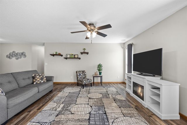 8634 Harrington Drive NE, Cedar Rapids, IA 52402