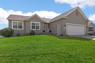 8634 Harrington Drive NE, Cedar Rapids, IA 52402
