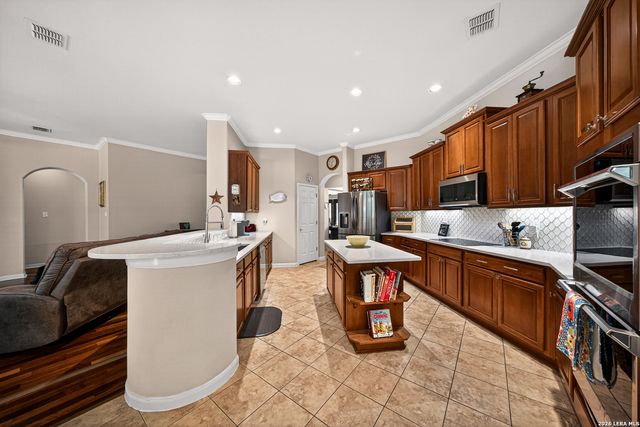14006 French Park, Helotes, TX 78023