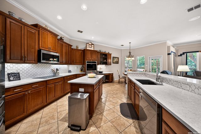 14006 French Park, Helotes, TX 78023