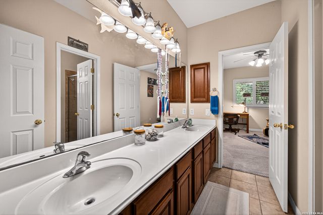 14006 French Park, Helotes, TX 78023