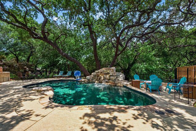 14006 French Park, Helotes, TX 78023