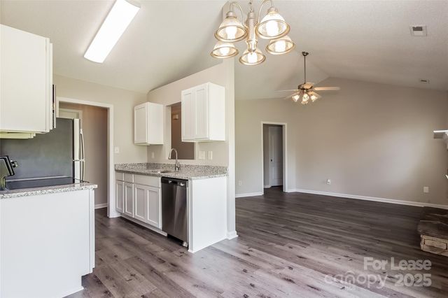 1533 Long Paw Lane, Charlotte, NC 28214