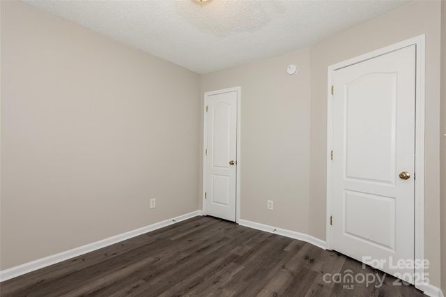 1533 Long Paw Lane, Charlotte, NC 28214