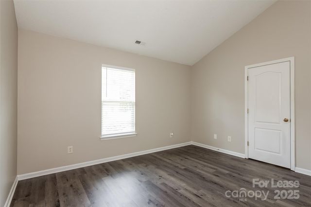 1533 Long Paw Lane, Charlotte, NC 28214