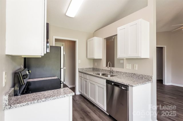 1533 Long Paw Lane, Charlotte, NC 28214