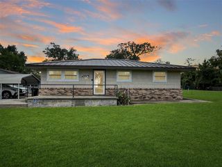 2814 S Pack Road, Lake Charles, LA 70615