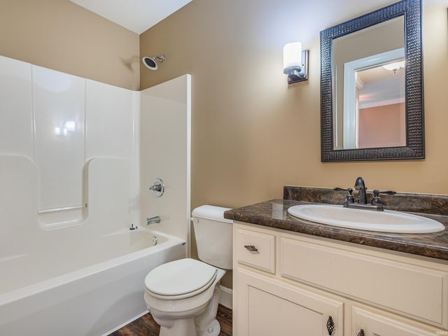 11297 Belleharbour Cove, Fort Wayne, IN 46845