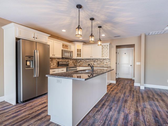 11297 Belleharbour Cove, Fort Wayne, IN 46845