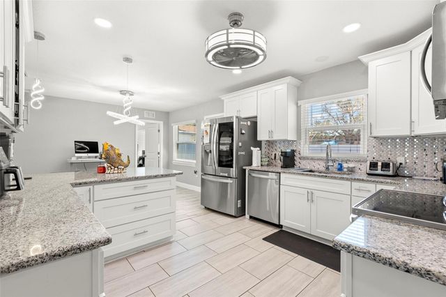 1000 59TH AVENUE S, St Petersburg, FL 33705