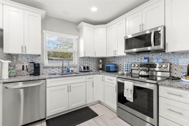 1000 59TH AVENUE S, St Petersburg, FL 33705