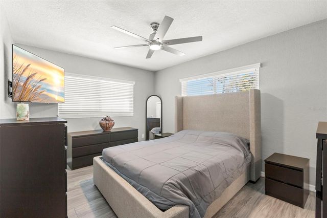 1000 59TH AVENUE S, St Petersburg, FL 33705