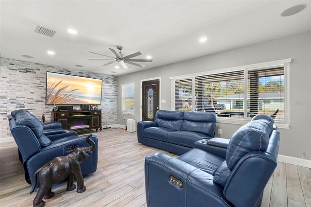 1000 59TH AVENUE S, St Petersburg, FL 33705