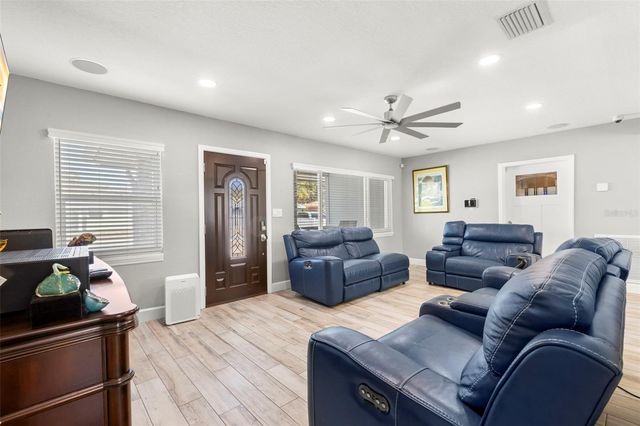 1000 59TH AVENUE S, St Petersburg, FL 33705