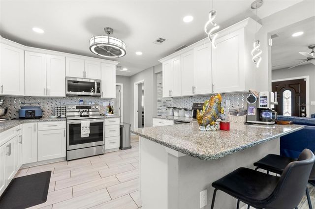 1000 59TH AVENUE S, St Petersburg, FL 33705