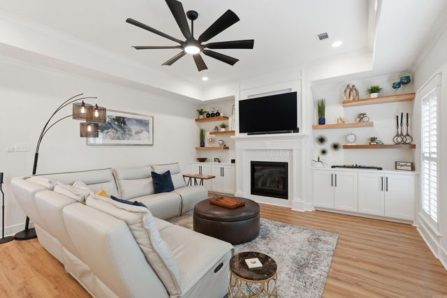 105 Sycamore Springs Drive, Conway, AR 72034