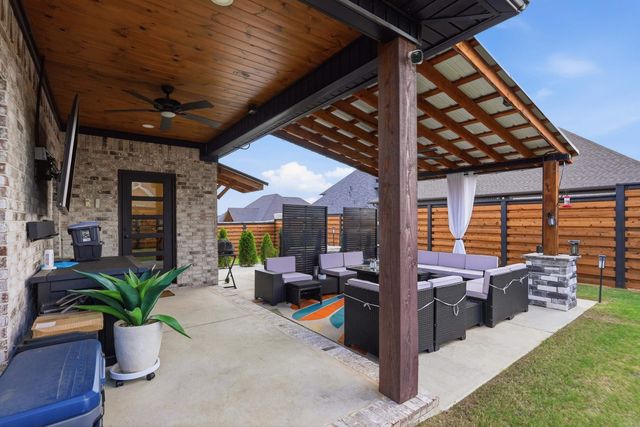 105 Sycamore Springs Drive, Conway, AR 72034