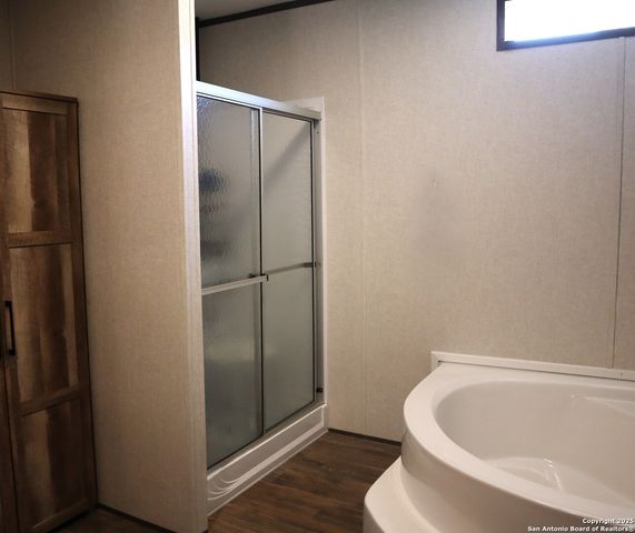 889 E 24th, Lakehills, TX 78063